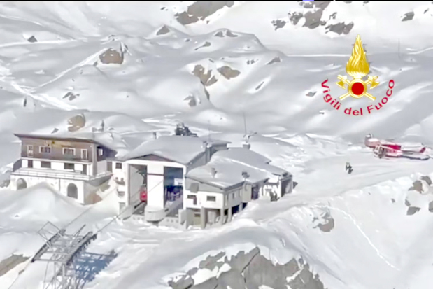 Four hurt in Italian cable car accident